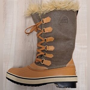 Sorel Joan Of Artic Womens Boots Size 8.5 Model LL1863-316 worn once